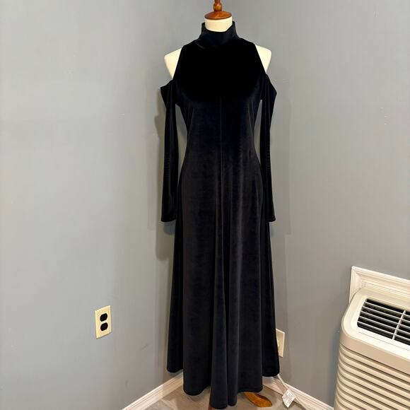 Black velvet high-neck cold-shoulder long sleeve full length gown, size M - Picture 1 of 7